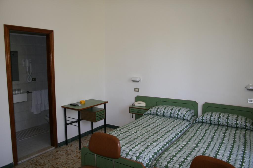 Albergo Da Siro Misano Adriatico Rom bilde